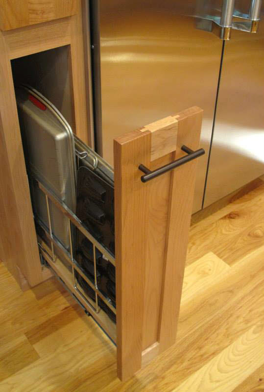 Lower Cabinet, Pull-Out Wire Pan Organizer